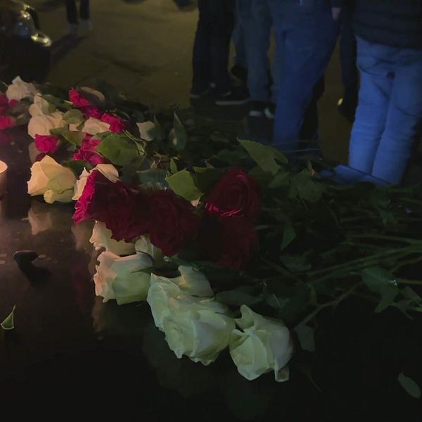 Blommor vid minnesceremoni