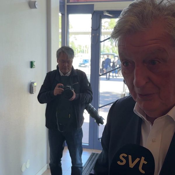 Roy Hodgson på Karlstad flygplats.