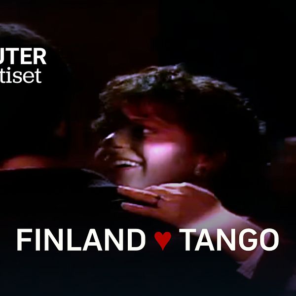 tangodansande kvinna ler