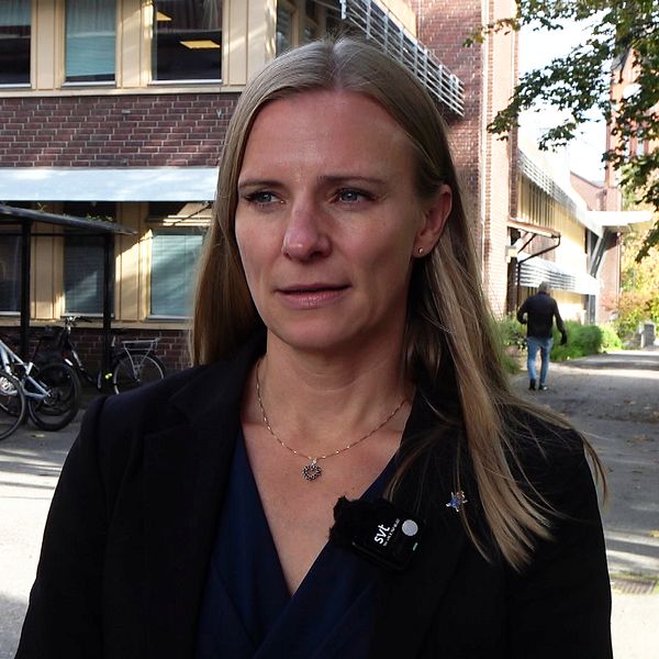 Åklagare Ida Annerstedt utanför tingsrätten i Sundsvall.