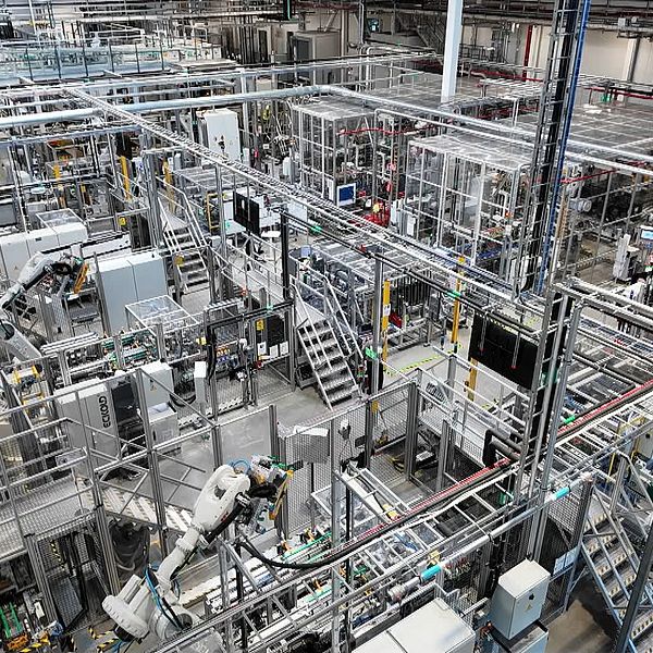 Scanias batterifabrik i Södertälje med avancerad produktionslinje