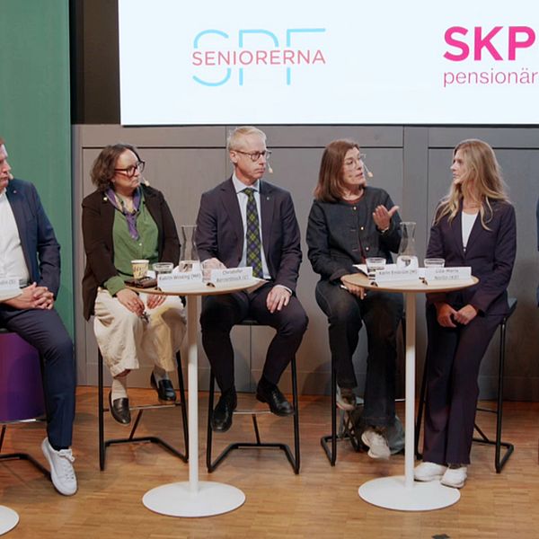 Partisekreterare från riksdagspartier diskuterar äldrefrågor vid årets äldreriksdag.