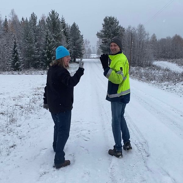 Mats Lundin och Maria Mattson Lundin i Forse som välkomnat snön.