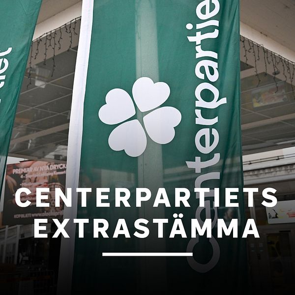 Två Centerpartiet-flaggor utanför byggnad. Text: Centerpartiets extrastämma.
