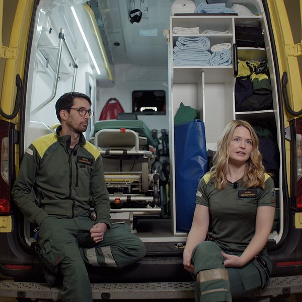 En sjuktransport och två av 19 ambulanser står stilla och all utbildning har dragits in -- hör ambulanspersonal berätta om konsekvenserna.