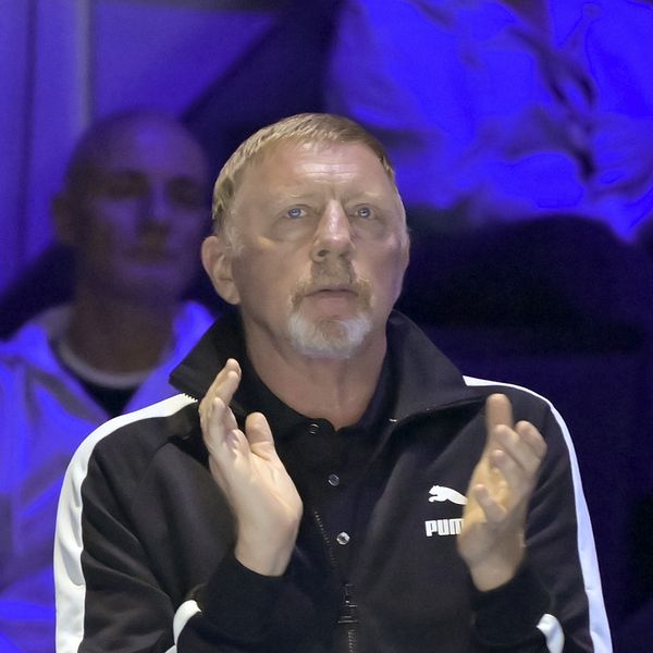 Boris Becker fick en flygande start som tränare till Holger Rune, som vann sin blott andra match sedan i somras.