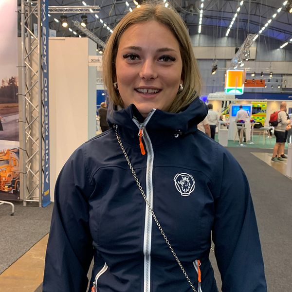 Emina Nilsson lastbilschaufför.