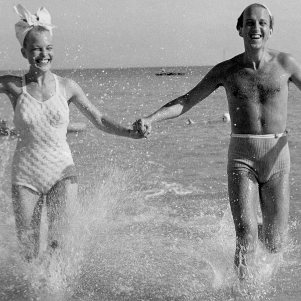 Mary Rapp och Hasse Funck firar sommar i Falsterbo 1949.