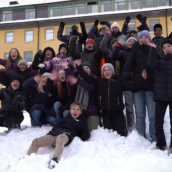 6A på Innovitaskolan i Östersund under inspelningen av ”Veckans Klass” till SVTs Lilla Aktuellt