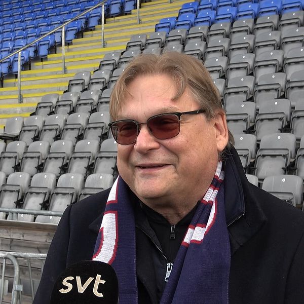 Mats Båverud intervjuas om Eskilstuna Uniteds ekonomi på tomma läktare