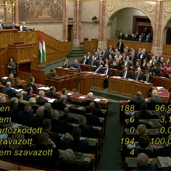 Ungern röstar.