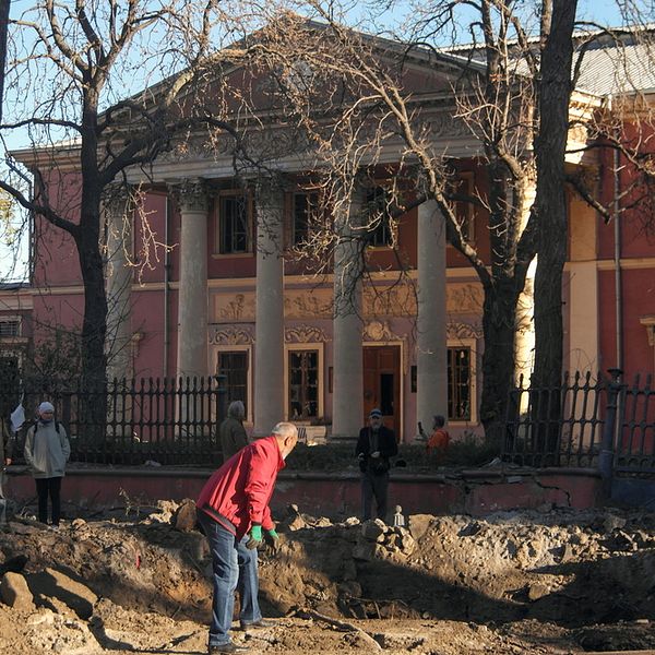 Odessas konstmuseum och skador efter bombning.