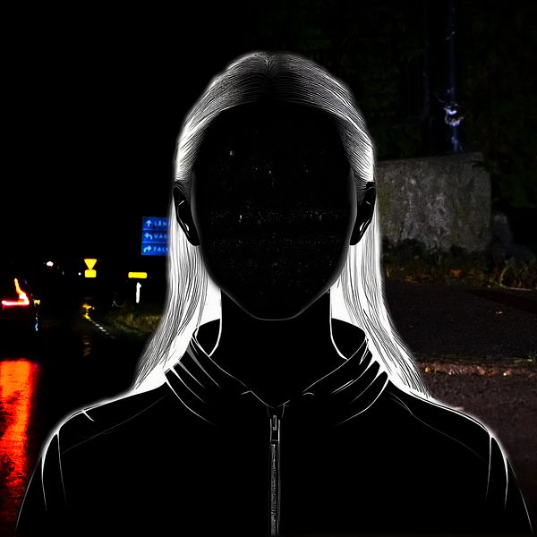 En silhuett av en flicka framför en mörk bakgrund där det syns en bil och en brottsplatsmarkering.