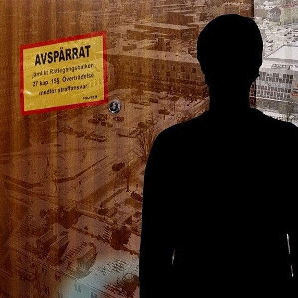 Silhuett framför avspärrad dörr i Oskarshamn kopplat till styckmordet.