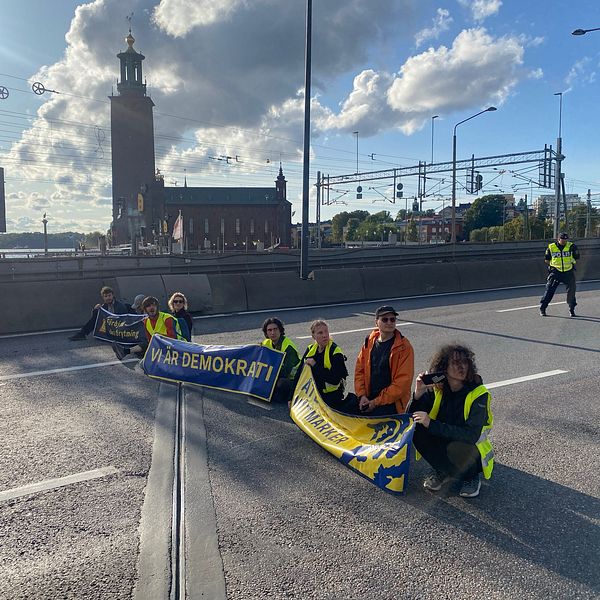 Klimatdemonstration på Centralbron i Stockholm.