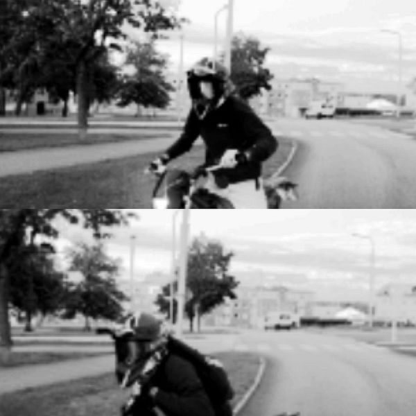 Tvådelad bild som visar mopedist i närbild med en väg bakom.