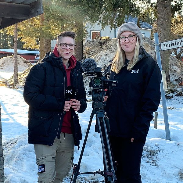 SVT:s reportrar Sara Carlzén och Stina Ahlinder.