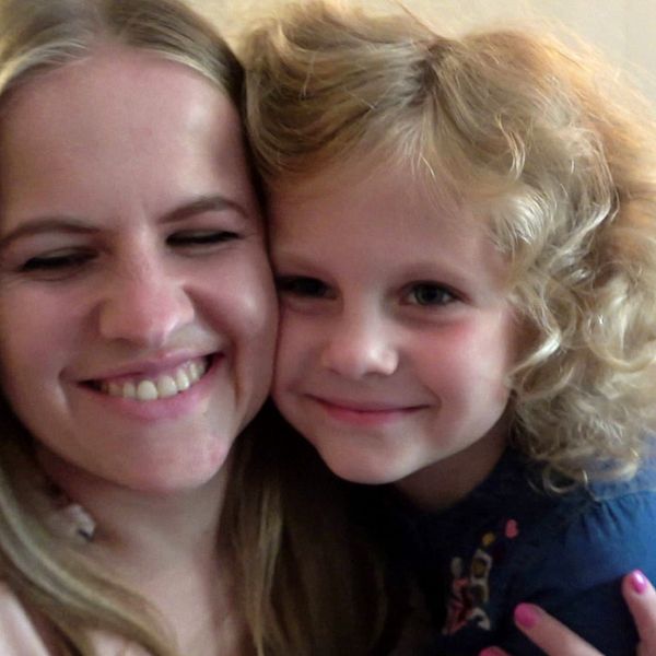 Bild på Zoriana och hennes dotter Anna.