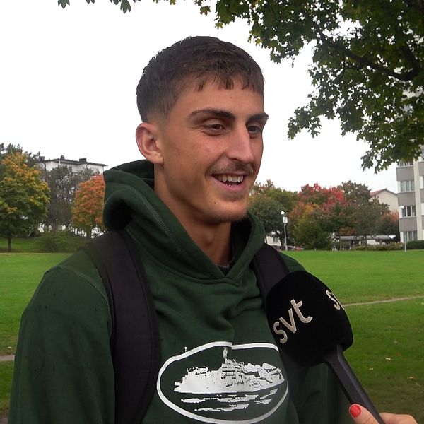 Johannes Svensson pratar om sina alkoholvanor som student i Uppsala, i koppling till Sober October