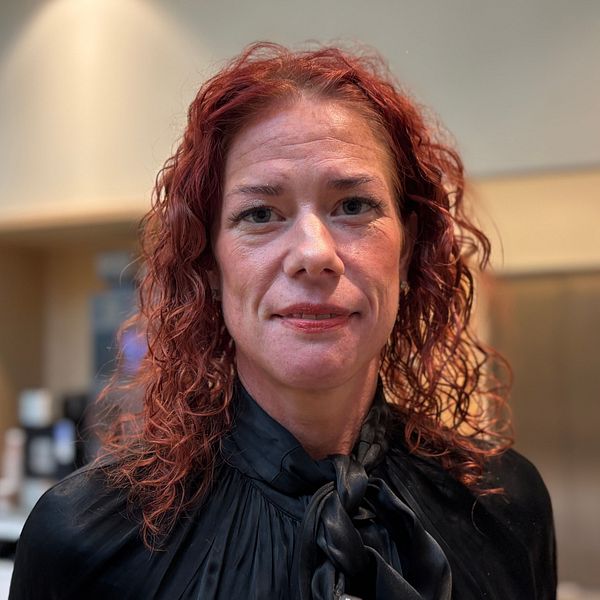 Journalisten Jenny Küttim efter vittnesmål i rättssalen