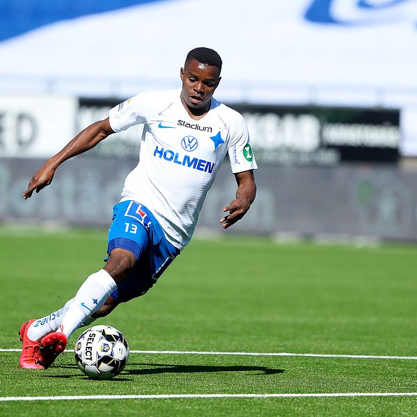 Fotbollspelsaren Abdulrashak på plan