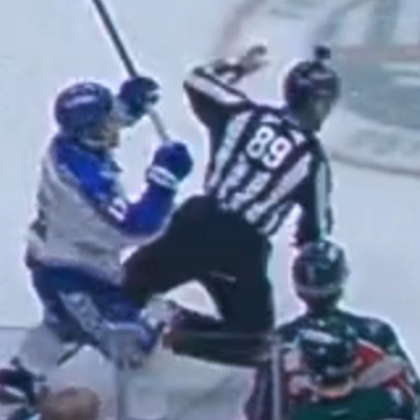 Leksands Kalle Östman anmäld till disciplinnämnd efter att ha åkt in i domaren.