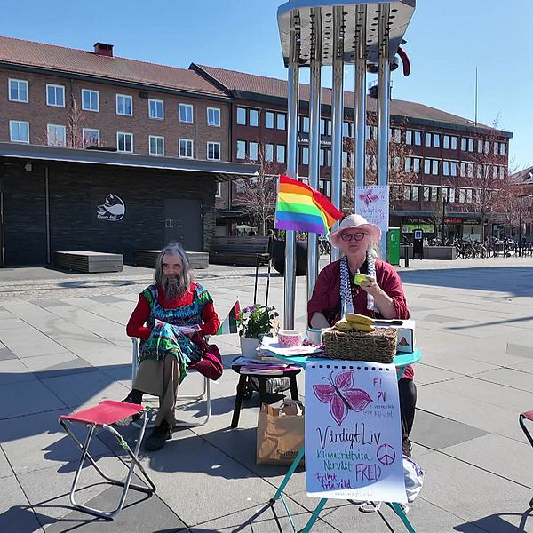 FI:s valstuga på torget i Umeå är minimal