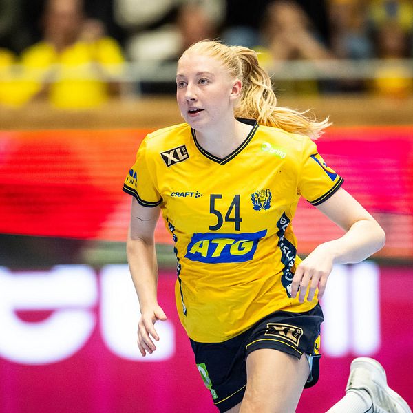 Tyra Axnér gjorde sju av målen när Sverige besegrade Luxemburg i EM-kvalet i handboll.