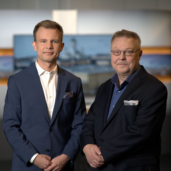 Programledare Olli Hörkkö med valkommentator Matias Åberg