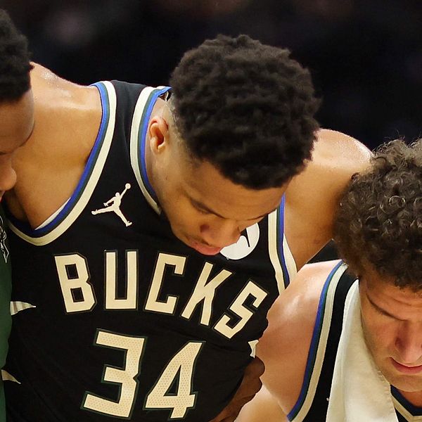 Giannis Antetokounmpo missar resten av grundserien för Milwaukee Bucks