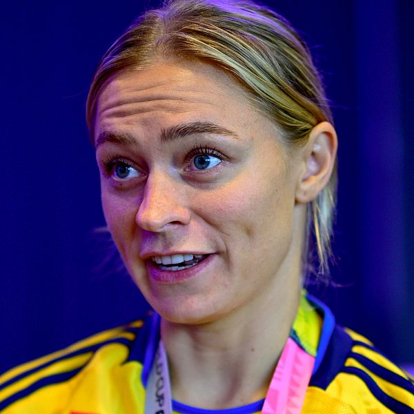 Fridolina Rolfö, fotboll