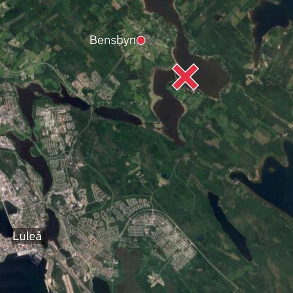 Karta med orten Bensbyn utanför Luleå utmärkt och ett rött kryss vid Likskärsvägen där fyra personer gått genom isen.