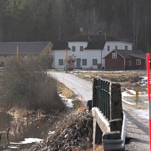 Krösatågen mellan Linköping och Västervik och omvänt är stoppade i över två veckor på grund av översvämning.
