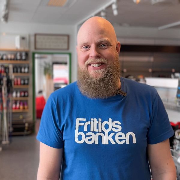 Johannes Lindberg på Fritidsbanken i Skellefteå om vad som lånas ut inför påskledigheten