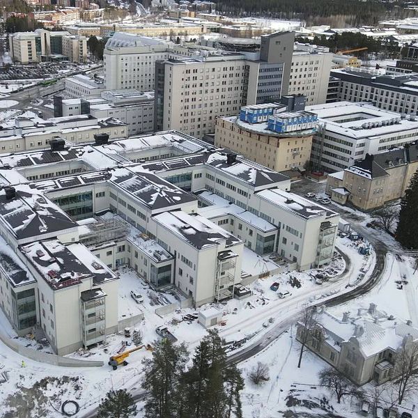 Bild från ovan på psykiatrihuset på Norrlands universitetssjukhus.