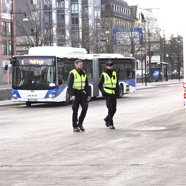 Bussar på resecentrum i Örebro.