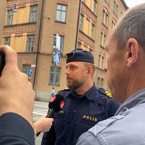 Polisen på presskonferens om gängvåldet