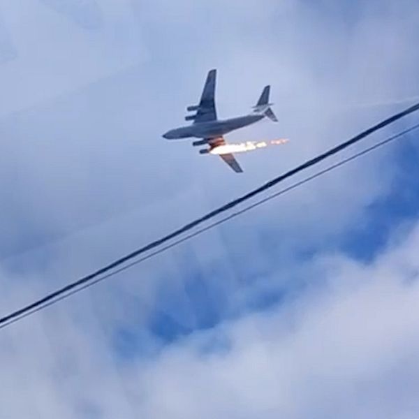 ryskt transportflygplan störtar, besättningen uppges ha omkommit