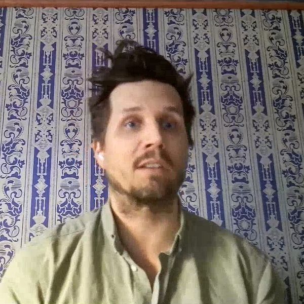 Jon Gunnarsson Ruthman, ordförande för Läkare utan gränser i Sverige, intervjuas.