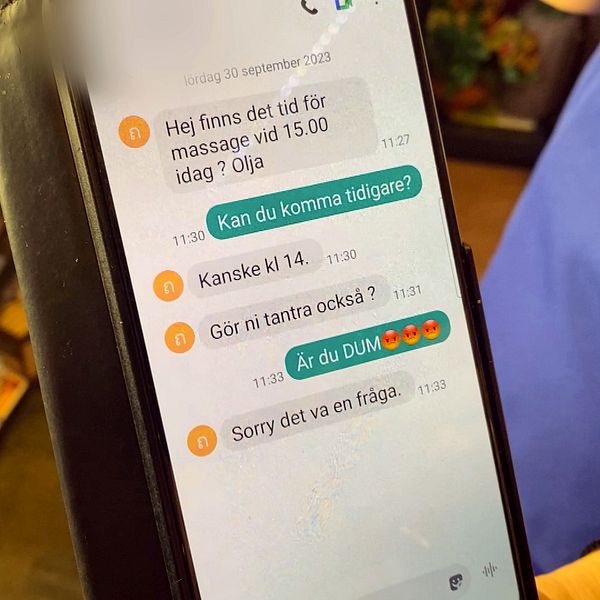 Mobiltelefon som visar upp en sms-konversation