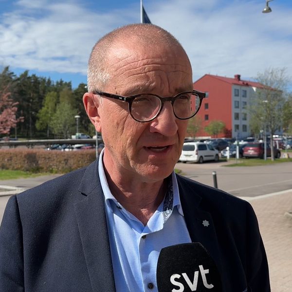 Peter Bäckstrand står regionens hus i Karlstad i Värmland