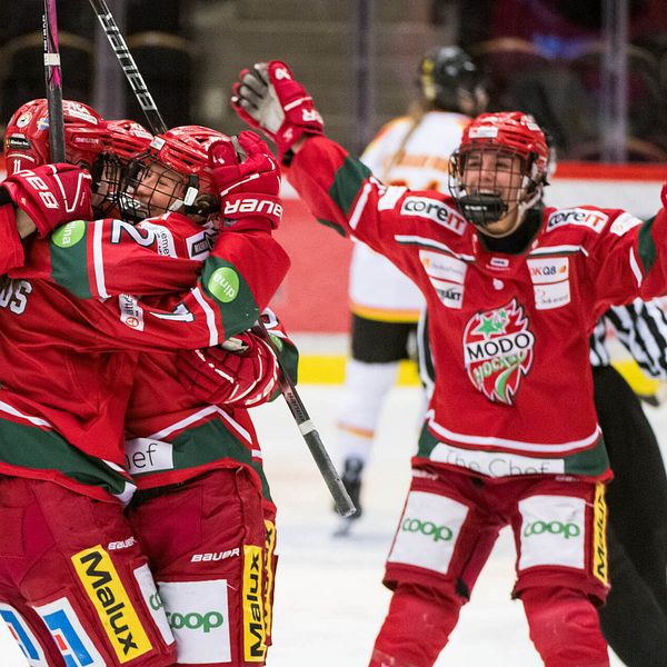 Modo jublar efter en tidigare SM-semifinal mot Brynäs. Arkivbild.