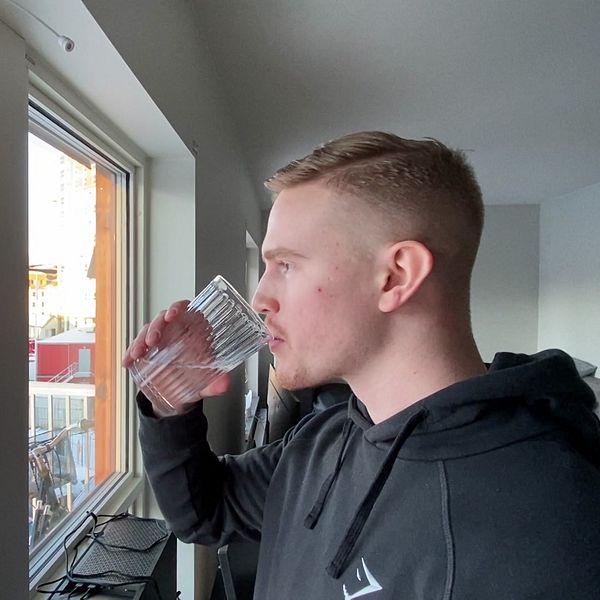 Oskar Berg, 20, med nyckel till sin första lya.