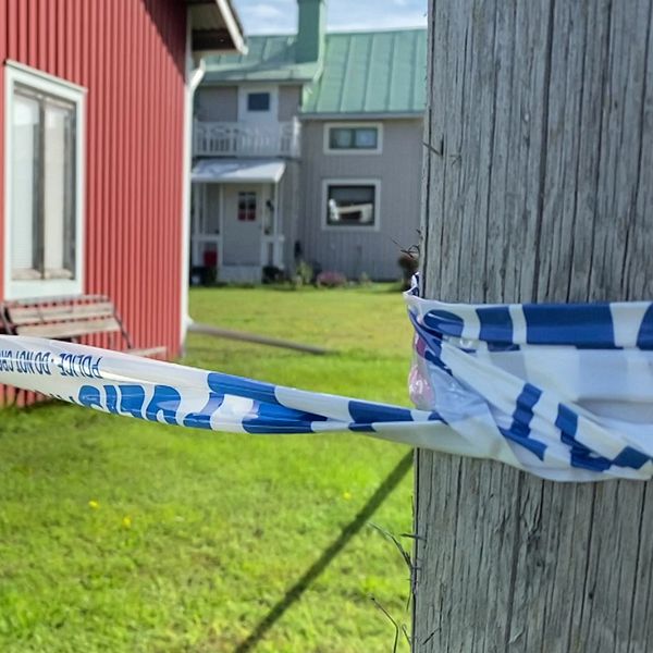 Mannen mördade sin hustru i en by utanför Kalix. Hemmet spärrades av.