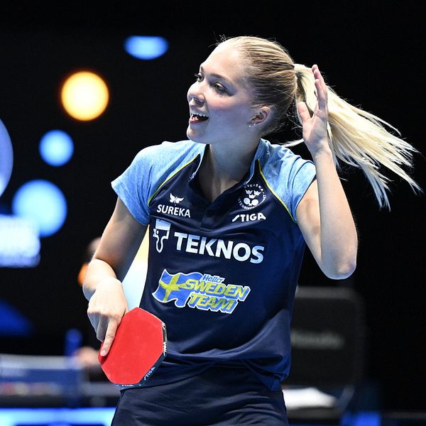 Stina Källberg spelade mixeddubbel med Kristian Karlsson och vann matchen med 2-1 efter att ha vunnit en av dagens bästa poänger.
