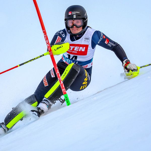Sara Hector femma i slalompremiären