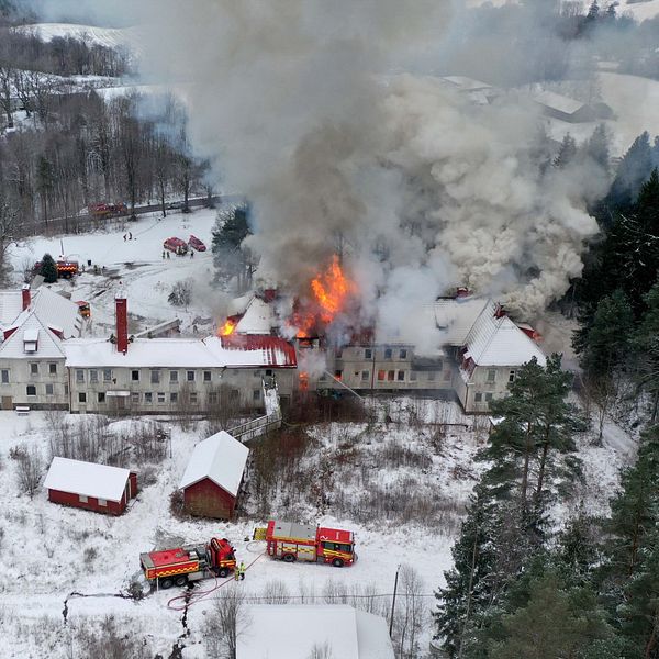 Brand i gamla sanatoriet i Rävlanda