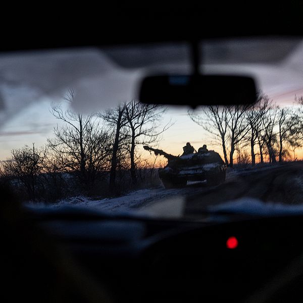 En ukrainsk stridsvagn kör nära Bakhmut i Ukraina, onsdagen den 22 november 2023.