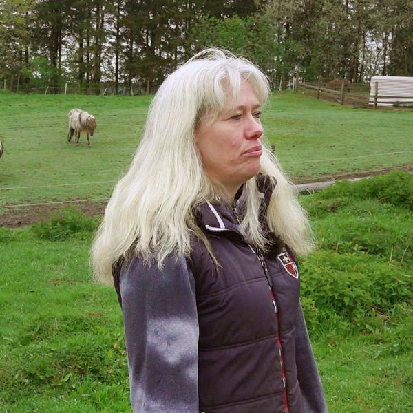 Anna Kristensson äger gård i Simlångsdalen i Halmstads kommun. Hon är orolig för varg i området.