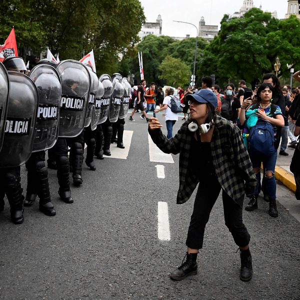 Filmarbetare demonstrerade mot Javier Mileis kulturpolitik i Buenos Aires under torsdagen.